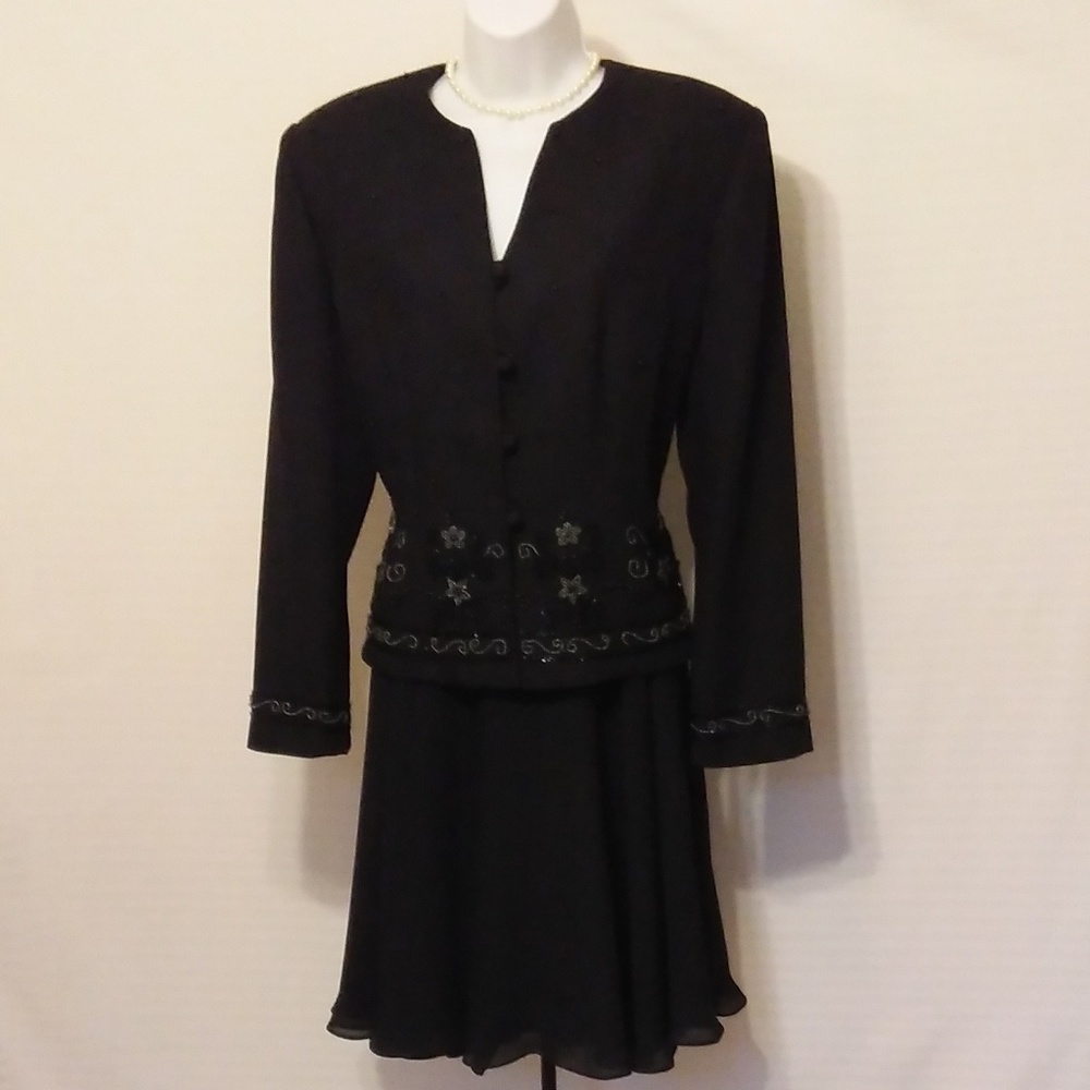 2/$20 CLOSET CLOSING VTG BEADED BLACK SKIRT SUIT